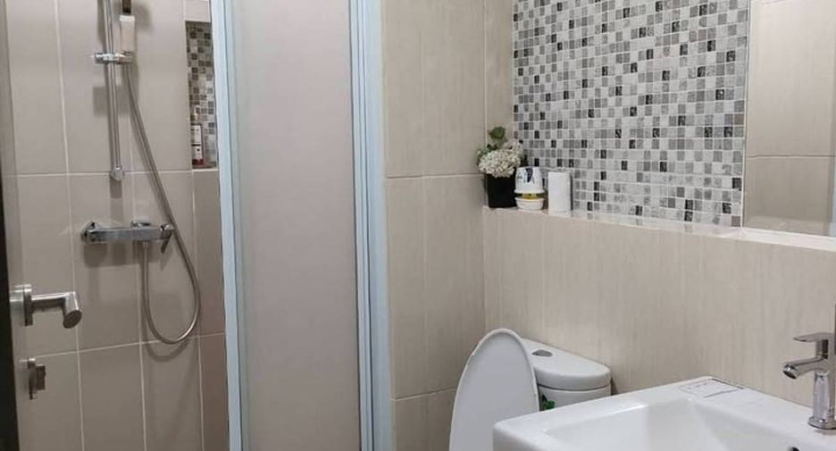 For rent and for sale 2 bedrooms condo in Huai Khwang, Bangkok