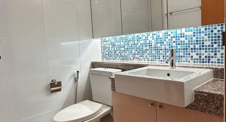 Wohnung zur Miete und zum Kauf mit 2 Zimmer in Phra Khanong, Bangkok