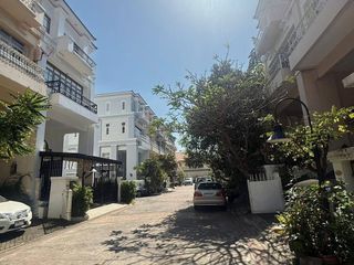 For sale 3 bedrooms townhouse in Phra Khanong, Bangkok