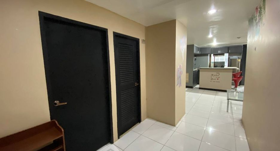For sale 2 bedrooms condo in Watthana, Bangkok