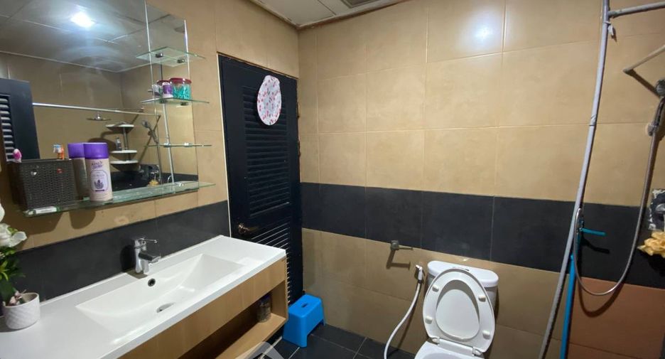 For sale 2 bedrooms condo in Watthana, Bangkok