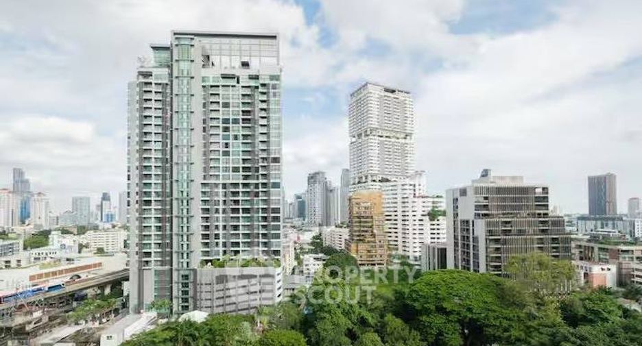 For sale 2 bedrooms condo in Khlong Toei, Bangkok