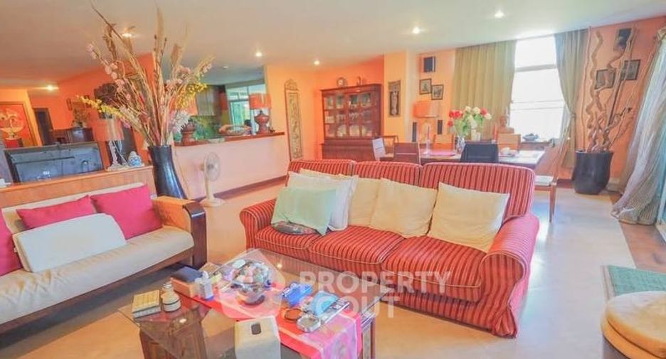 For sale 2 bedrooms condo in Pratumnak, Pattaya
