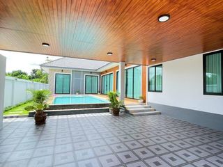 For sale 3 bedrooms villa in Bang Saray, Pattaya