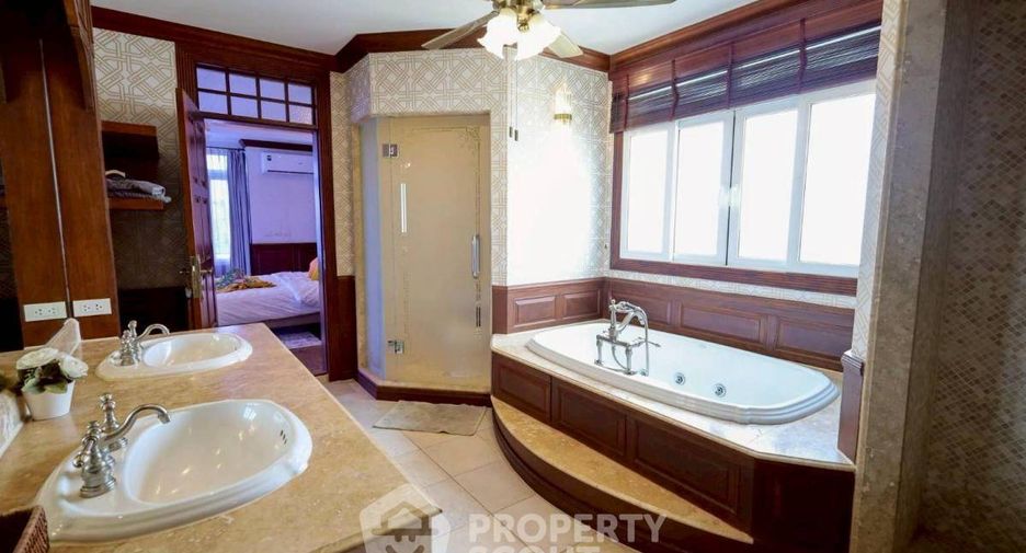 Villa zur Miete und zum Kauf mit 5 Zimmer in Bang Lamung, Chonburi