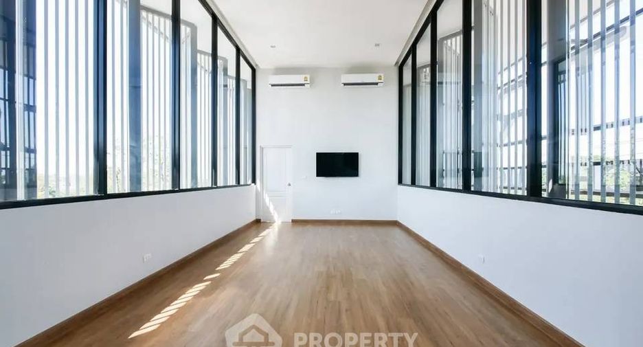 Haus zum Kauf mit 4 Zimmer in Sai Mai, Bangkok
