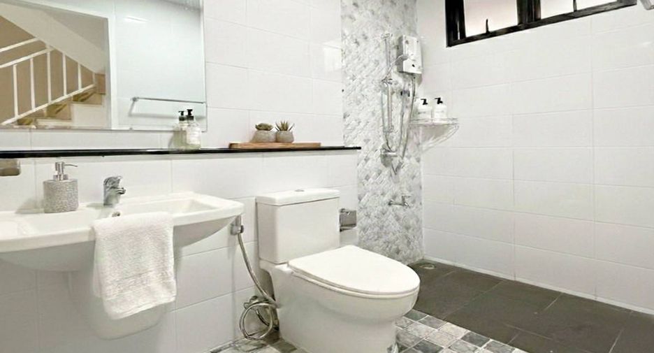 Haus zum Kauf mit 4 Zimmer in Nong Khaem, Bangkok