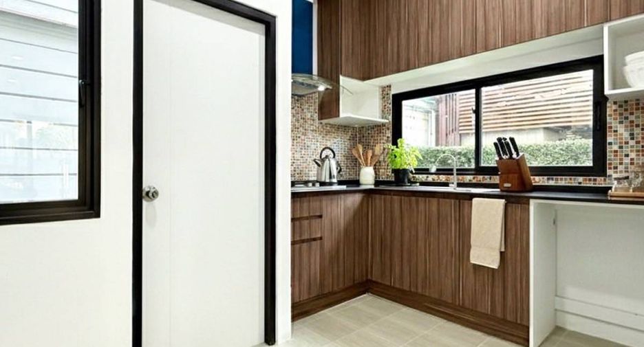 Haus zum Kauf mit 4 Zimmer in Nong Khaem, Bangkok