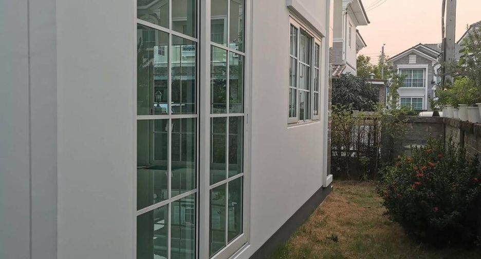 For sale 4 bedrooms house in Prawet, Bangkok