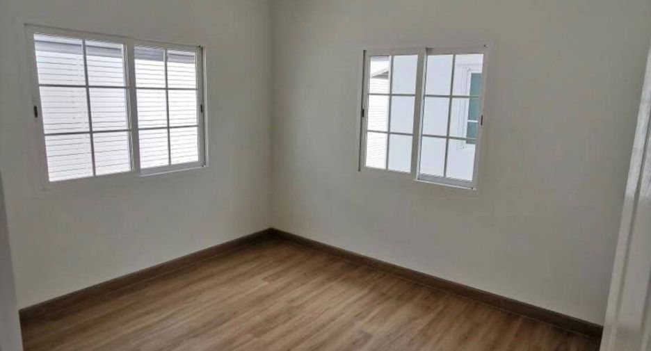 For sale 4 bedrooms house in Prawet, Bangkok