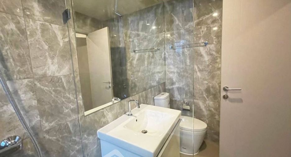 For sale 2 ベッドルーム condo in Pathum Wan, Bangkok