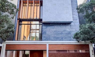For rent and for sale 4 bedrooms house in Lat Phrao, Bangkok