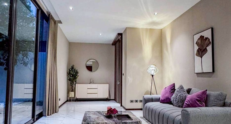 For rent and for sale 4 bedrooms house in Lat Phrao, Bangkok