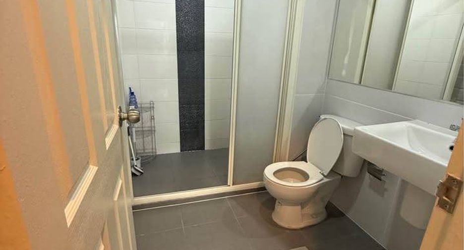 For sale 1 bed condo in Huai Khwang, Bangkok