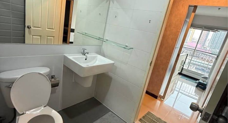 For sale 1 bed condo in Huai Khwang, Bangkok