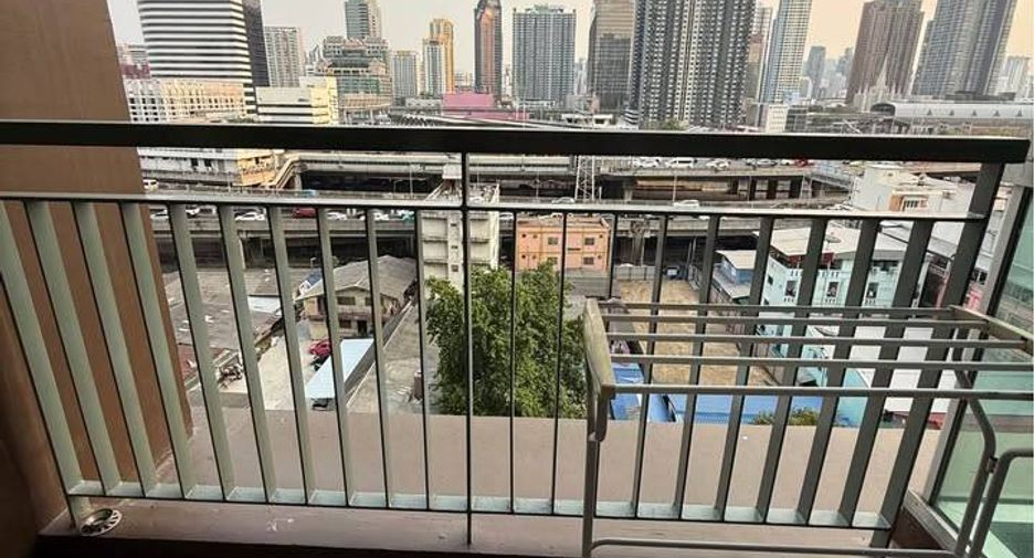 For sale 1 bed condo in Huai Khwang, Bangkok