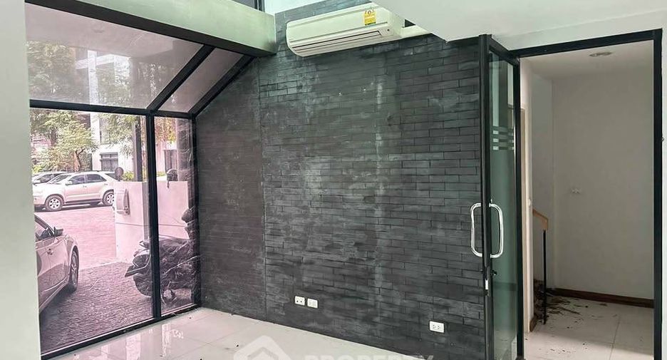 Condo en venta de 1 habitaciones en Wang Thonglang, Bangkok