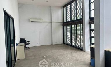 For sale 1 bed condo in Wang Thonglang, Bangkok