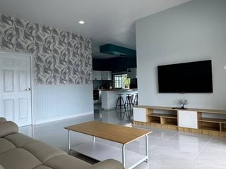Villa zum Kauf mit 4 Zimmer in Sattahip, Chonburi