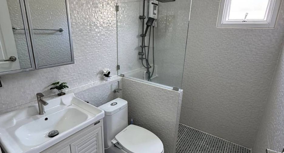 Villa zum Kauf mit 4 Zimmer in Sattahip, Pattaya