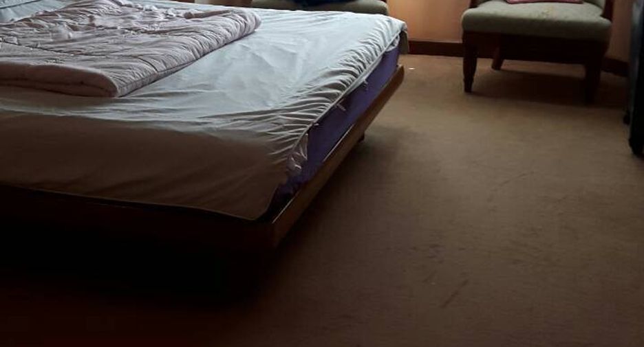 For sale 1 bed condo in Khlong Toei, Bangkok