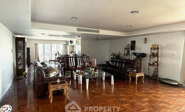 À vendre 3 chambres condo à Watthana, Bangkok
