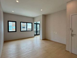 For sale 3 bedrooms townhouse in Prawet, Bangkok