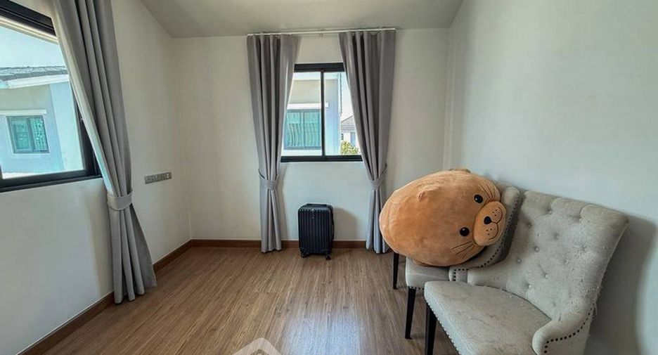 For sale 4 bedrooms house in Si Racha, Chonburi