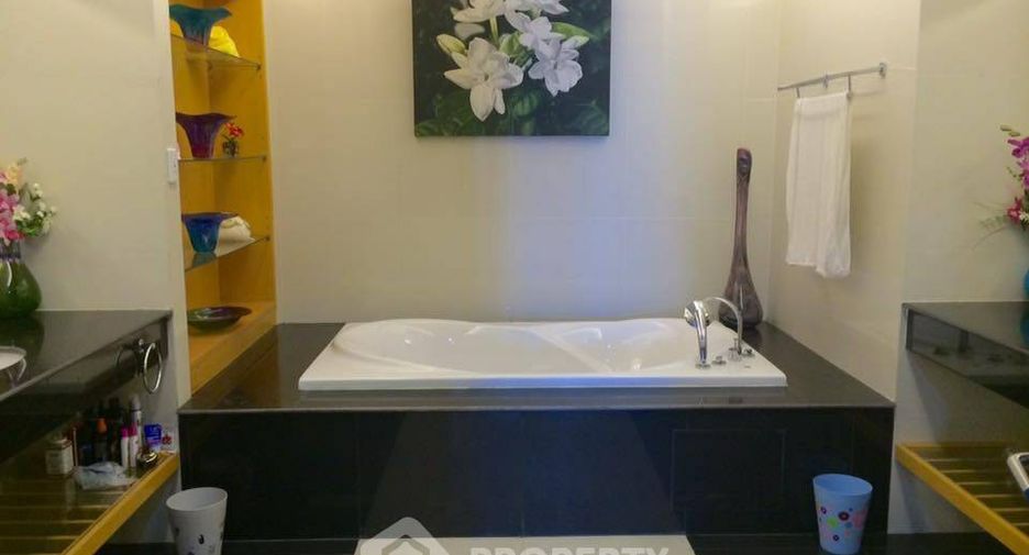 For sale 4 bedrooms condo in Sattahip, Chonburi