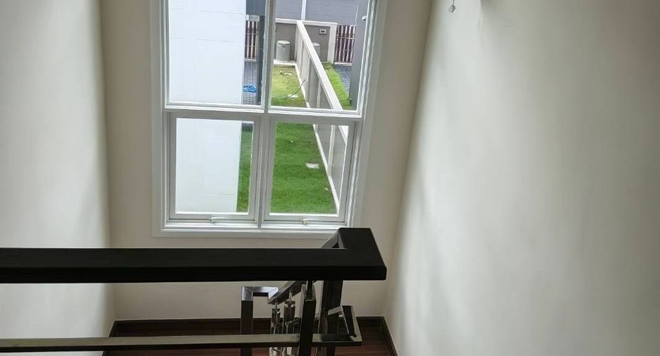 For sale 6 ベッドルーム house in Sattahip, Chonburi