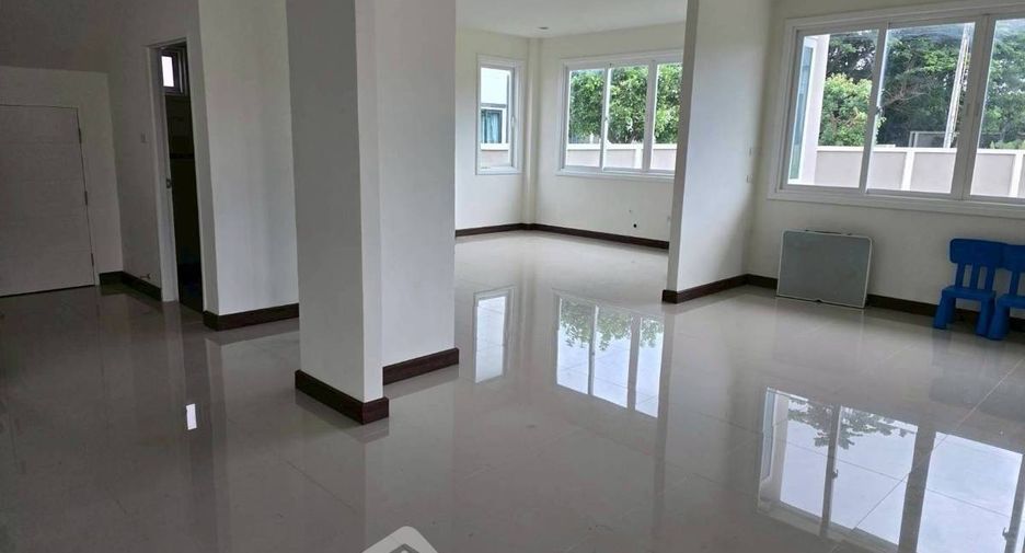 For sale 6 ベッドルーム house in Sattahip, Chonburi
