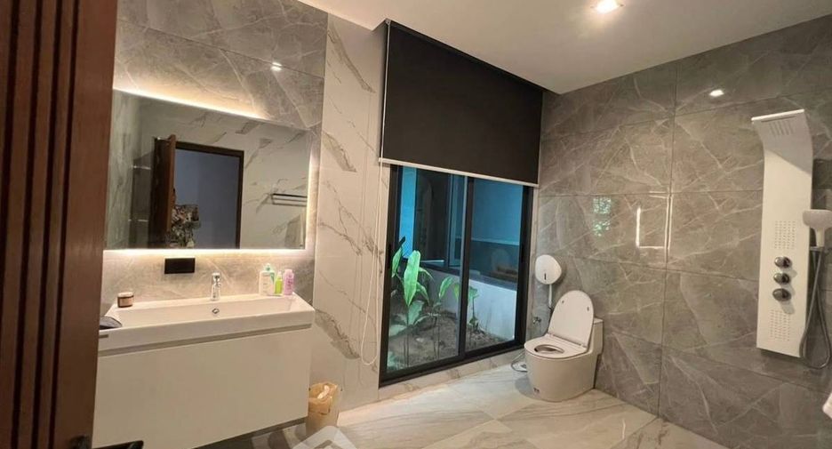 For sale 4 bedrooms villa in Bang Lamung, Chonburi