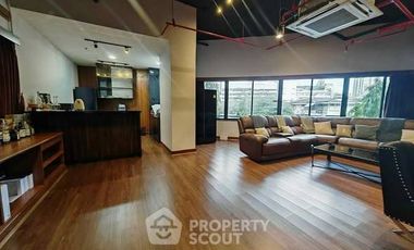 For sale 2 ベッドルーム condo in Khlong Toei, Bangkok