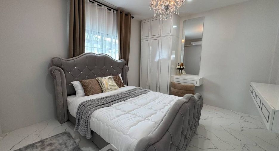 À vendre 4 chambres villa à East Pattaya, Pattaya