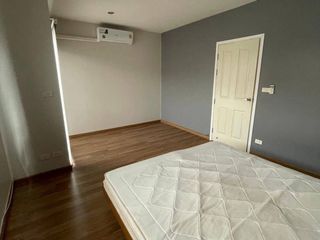 出售 4 卧室 联排别墅 在 Suan Luang, 曼谷