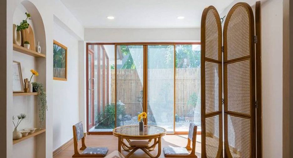 For sale 4 bedrooms house in Si Racha, Chonburi