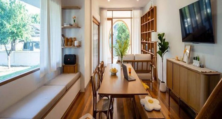 For sale 4 bedrooms house in Si Racha, Chonburi