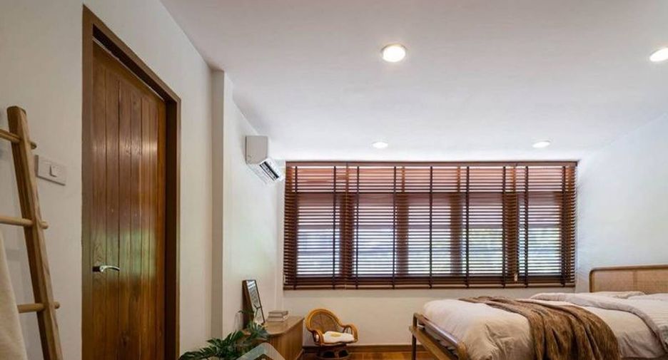 For sale 4 bedrooms house in Si Racha, Chonburi