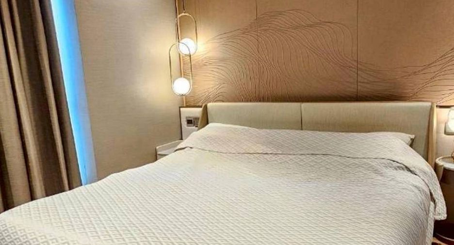 For sale 2 bedrooms condo in Khlong Toei, Bangkok