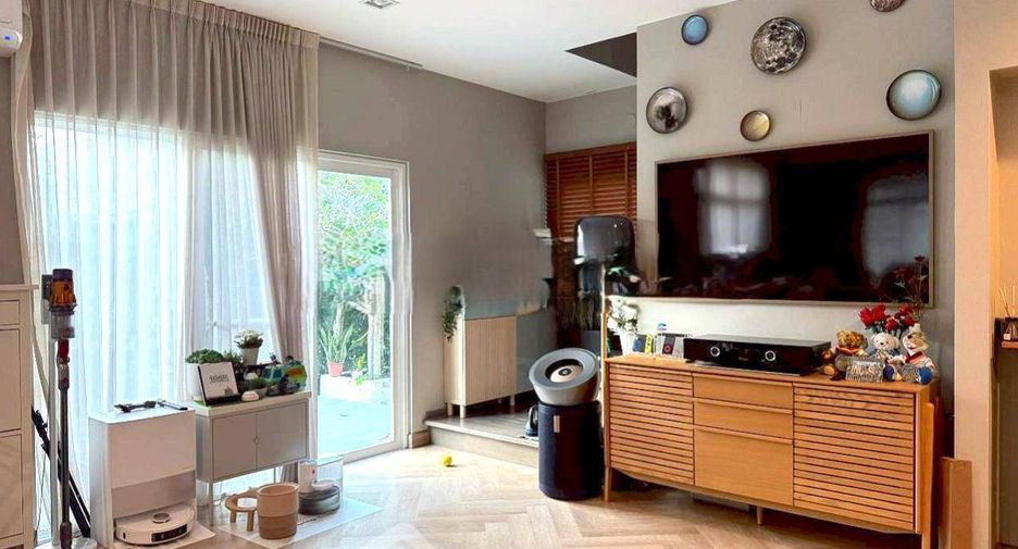 For sale 4 bedrooms house in Prawet, Bangkok