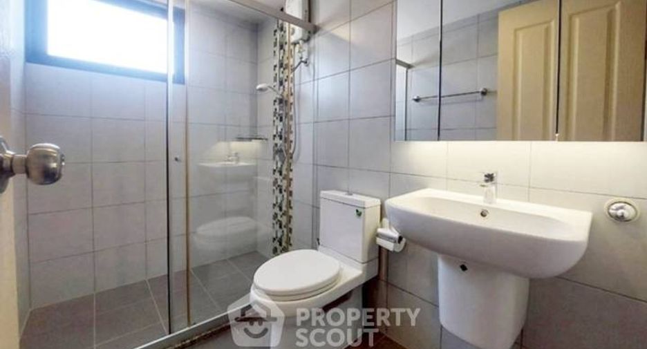 For sale 2 bedrooms condo in Thon Buri, Bangkok