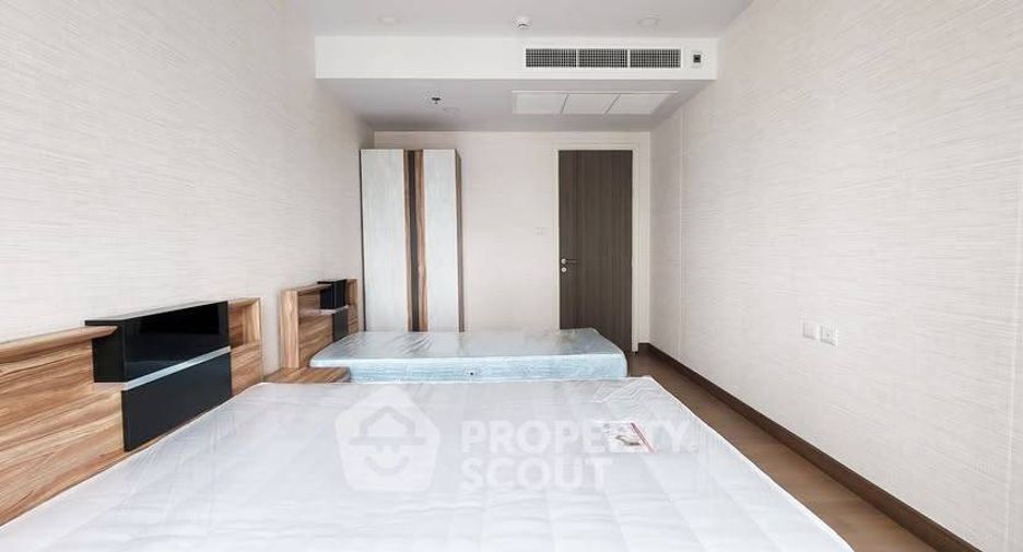 For sale 2 bedrooms condo in Khlong San, Bangkok