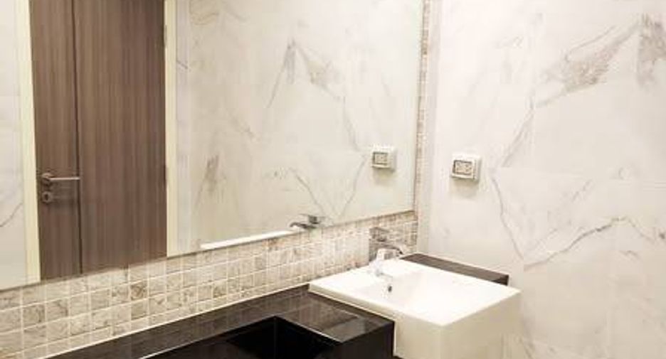 For sale 2 bedrooms condo in Khlong San, Bangkok