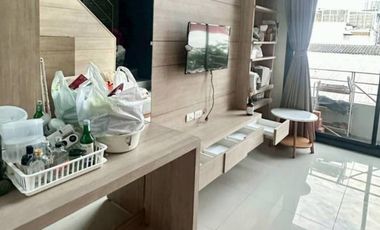 For sale 1 bed condo in Huai Khwang, Bangkok