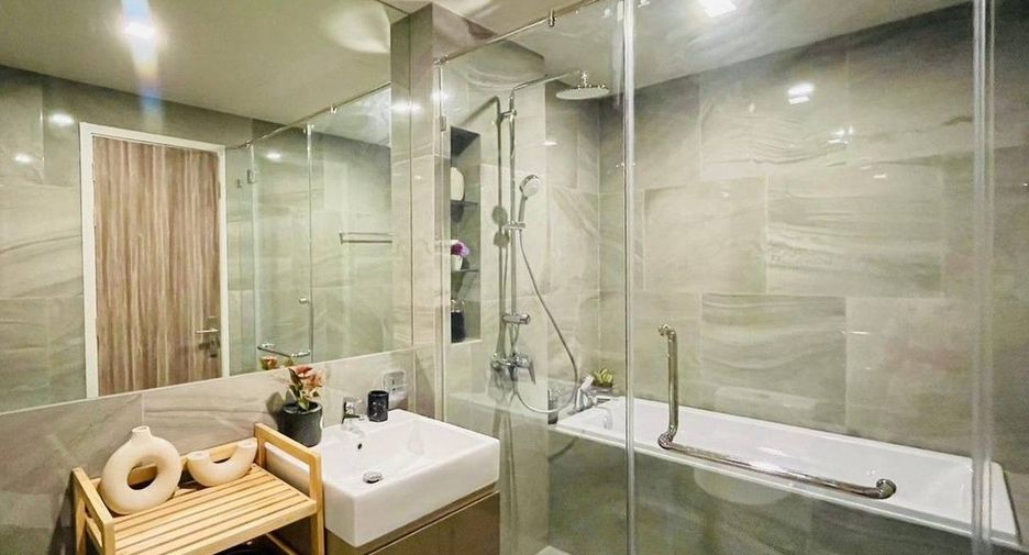 For sale 2 bedrooms condo in Khlong Toei, Bangkok