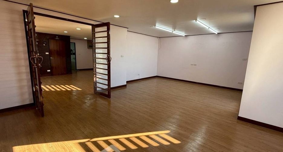 For sale 2 bedrooms condo in Thon Buri, Bangkok