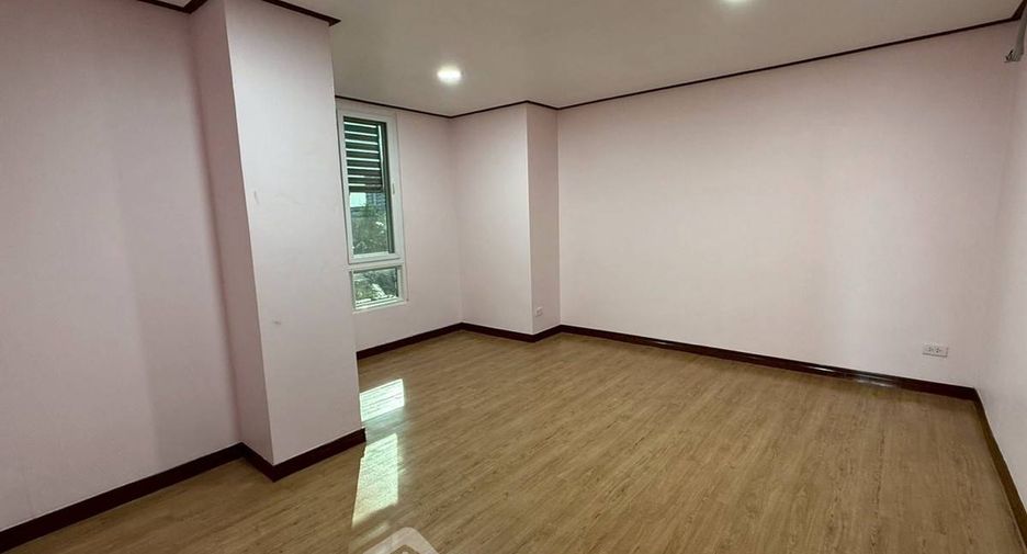 For sale 2 bedrooms condo in Thon Buri, Bangkok