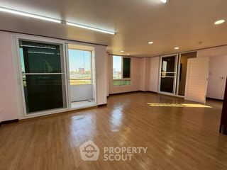 For sale 2 bedrooms condo in Thon Buri, Bangkok