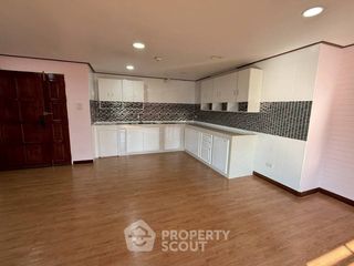 For sale 2 bedrooms condo in Thon Buri, Bangkok