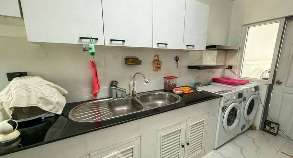 À vendre 2 chambres condo à Si Racha, Chonburi